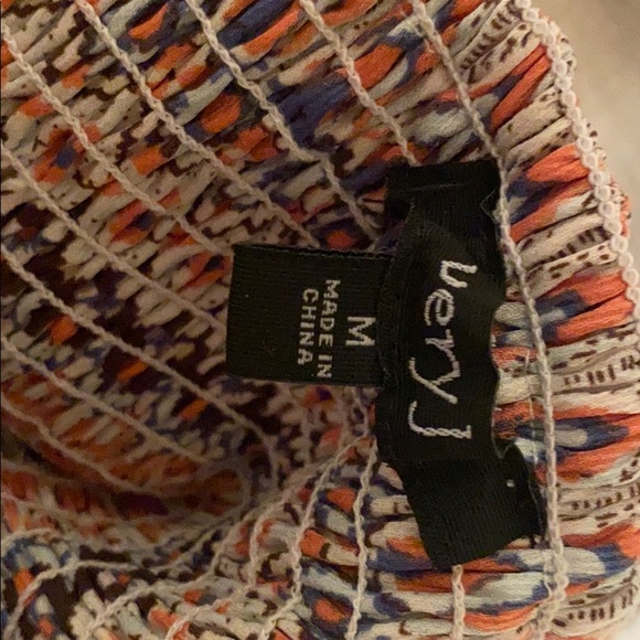 Top - Picture 2 of 4